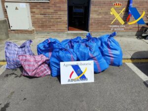 Intervenidos 550 kilos de hachís en aguas del Estrecho de Gibraltar