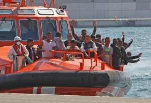 España rechaza el plan sobre reparto de inmigrantes diferenciado en Mediterráneo