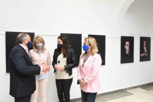 El Museo Municipal de Algeciras acoge la exposición fotográfica 'Idas y venidas', de Márgenes y Vínculos