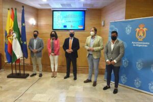 El alcalde anuncia una inversión de casi 5 millones para las barriadas con cargo a fondos FEDER