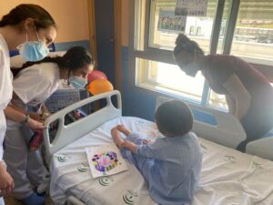El hospital Punta de Europa celebra el Día del Niño Hospitalizado