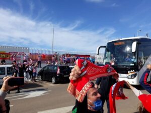 Aquí puedes ver los mejores momentos del ambiente previo al partido