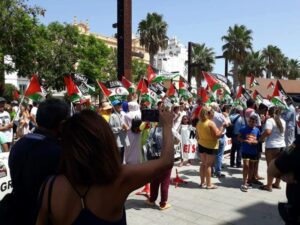 La asociación Amigos del Pueblo Saharaui se concentra este viernes ante el Consulado marroquí