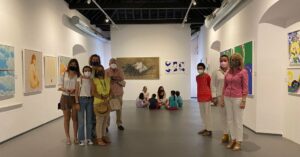 Los más pequeños disfrutan de las actividades programadas con motivo del Día de los Museos