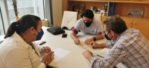 Una campaña busca que cada egresado de la UCA plante un árbol en recuerdo de su paso por la ciudad