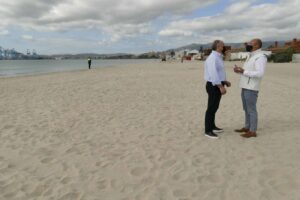 Landaluce supervisa el estado de El Rinconcillo de cara al inicio de la temporada de playas