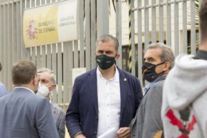 Vox denuncia la entrada de "tierra contaminada" de Gibraltar