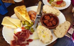 Los bares de Algeciras competirán en un concurso de gastronomía relacionada con la Feria