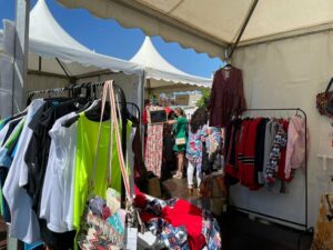 Calvente resalta el éxito del Mercado de Moda Stock fuera de Los Barrios