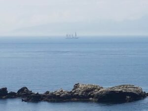 El 'Juan Sebastián Elcano' surca las aguas de la Bahía de Algeciras