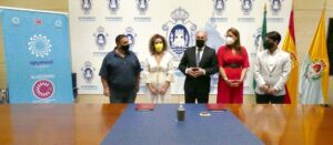 Ayuntamiento y Apymeal rubrican el convenio de colaboración entre ambas instituciones