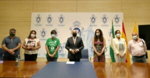 Algeciras se suma al Día Mundial contra la ELA iluminando en verde la fuente de la Plaza Alta