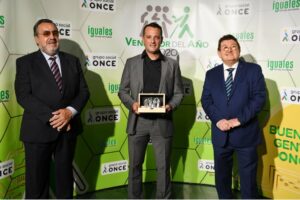 Francisco Iván Ortega, vendedor de Algeciras, premiado por la ONCE como el mejor de la provincia
