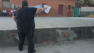 VOX se felicita por lograr que Urbanismo repare los desperfectos de un muro en Pajarete