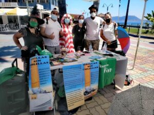 Barrio Vivo anima a limpiar de colillas las playas de Algeciras
