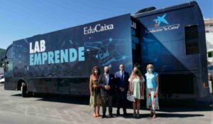 Llega a Algeciras el LabEmprende, un bus interactivo para despertar habilidades emprendedoras en los jóvenes
