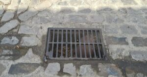 Gallardo pide una campaña de limpieza de imbornales y husillos en Algeciras antes de la llegada de las lluvias