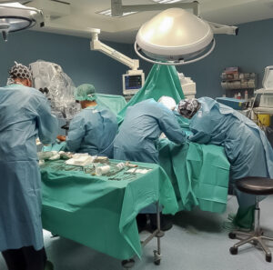 El Hospital Quirónsalud Campo de Gibraltar desarrolla una pionera cirugía de cadera