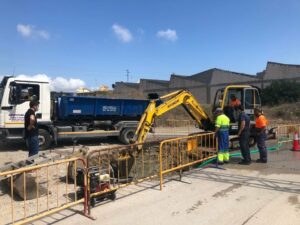 EMALGESA trabaja para devolver el suministro de agua a varios barrios de la zona sur
