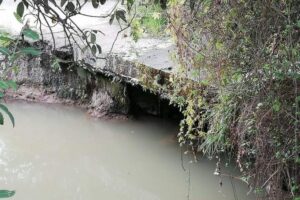 Falta de caudal del río Pícaro «por las perforaciones en la cantera de Los Guijos»