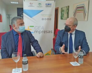 Apremian a los empresarios de Cádiz para que soliciten ayudas para reactivar sus negocios