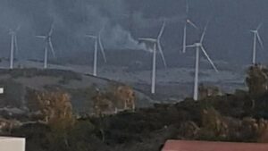 Extinguido el incendio iniciado en un aerogenerador  de Tarifa