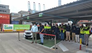 APM Terminals Algeciras inaugura un punto de recarga de vehículos eléctricos para sus empleados