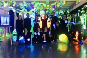 Apadis regresa a los escenarios con su obra de Teatro Negro El Faro de Punta Carnero"