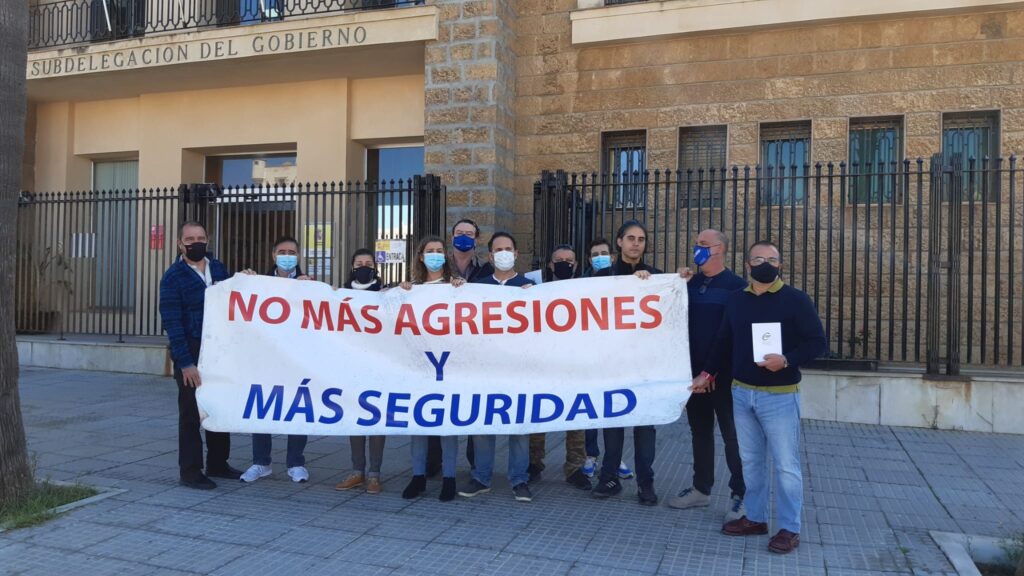 Trabajadores de prisiones se concentran contra las últimas agresiones