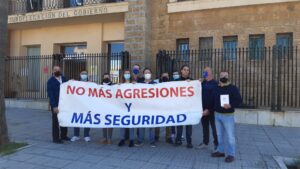 Trabajadores de prisiones se concentran contra las últimas agresiones