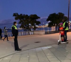 Policía Local denuncia a 60 conductores de VMPs y bicicletas