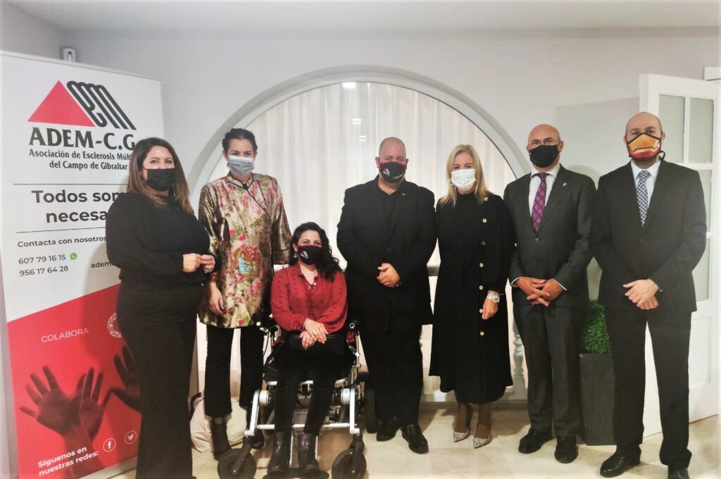 La Asociación de Esclerosis Múltiple del Campo de Gibraltar celebra su cena benéfica.