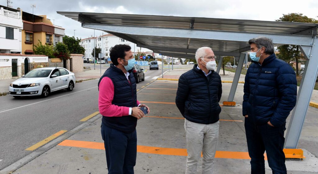 Nueva marquesina para taxis en la Ronda Paco de Lucía