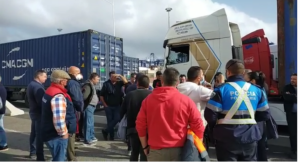 Denuncian las condiciones de los camioneros durante la tercera jornada de huelga del Metal