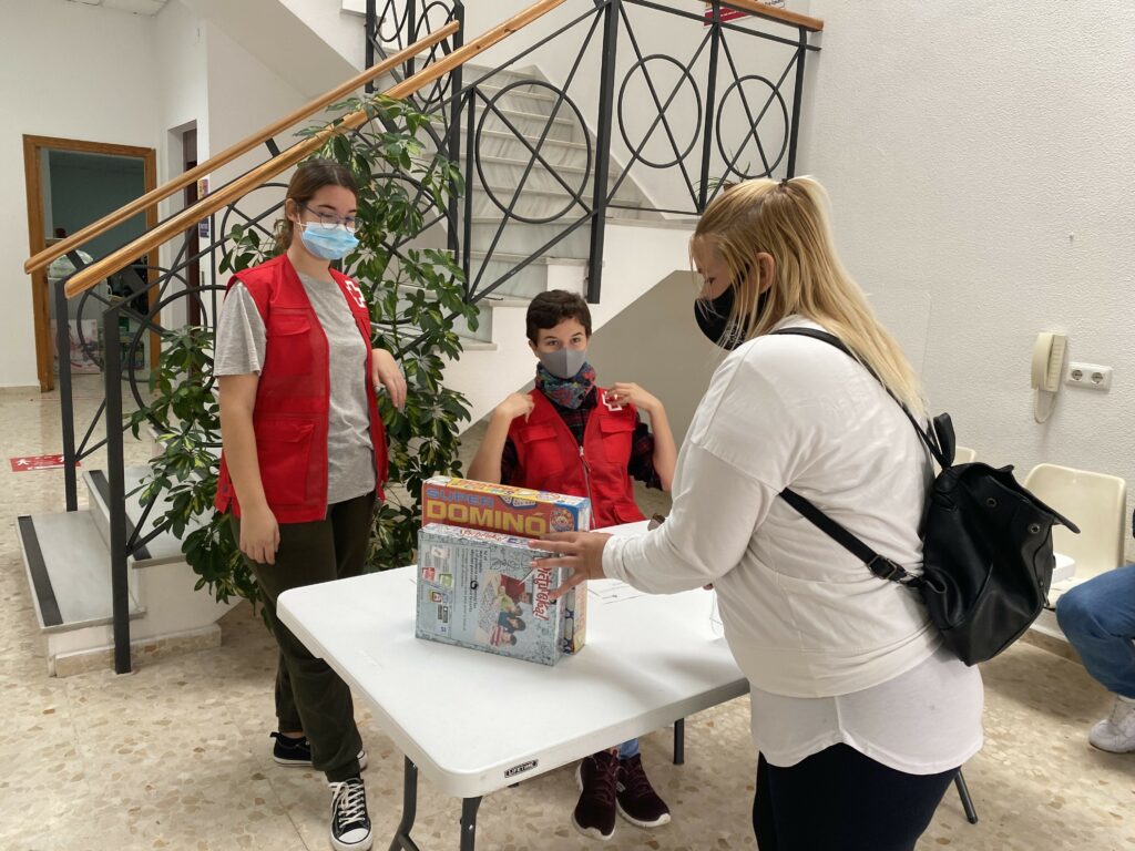 Cruz Roja inicia una campaña de recogida de juguetes para más de 500 niños y niñas de la provincia de Cádiz