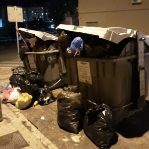Adelante Algeciras insta a Algesa a que arregle o sustituya los contenedores deteriorados de la ciudad