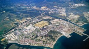 Acerinox evitará los piquetes por mar