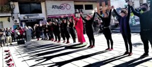 Los 'Zapatos Rojos' salen a la calle para rechazar la violencia de género