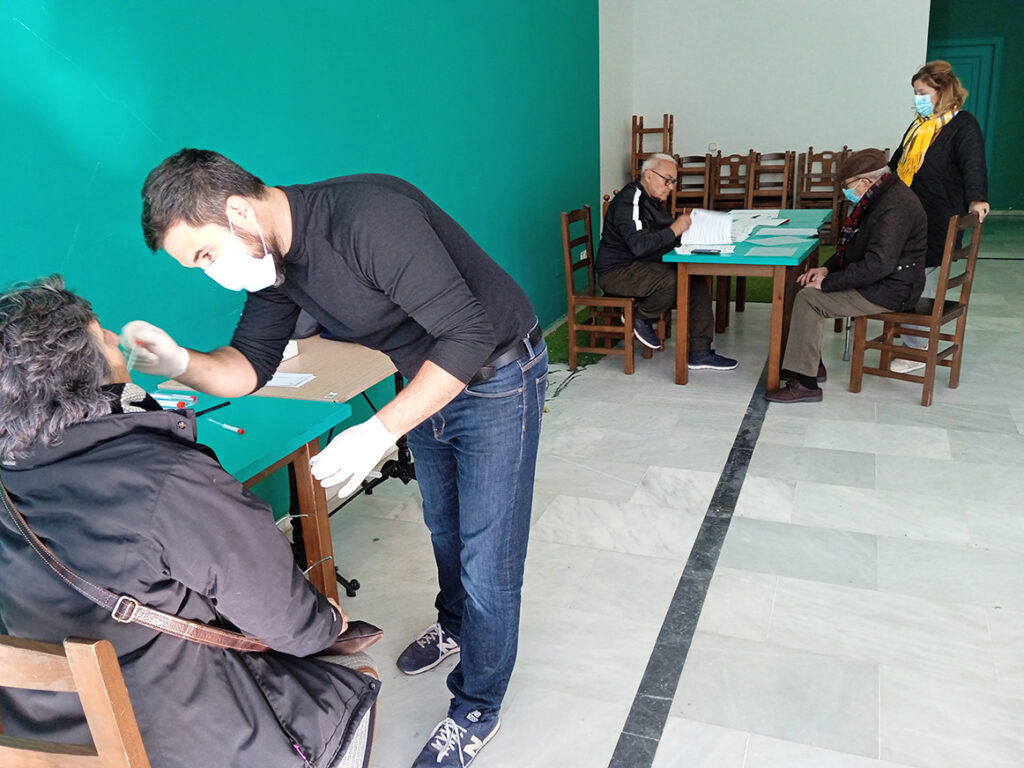 Se busca en el campo de Gibraltar recuperar los restos de familiares víctimas del fascismo mediante muestras de ADN