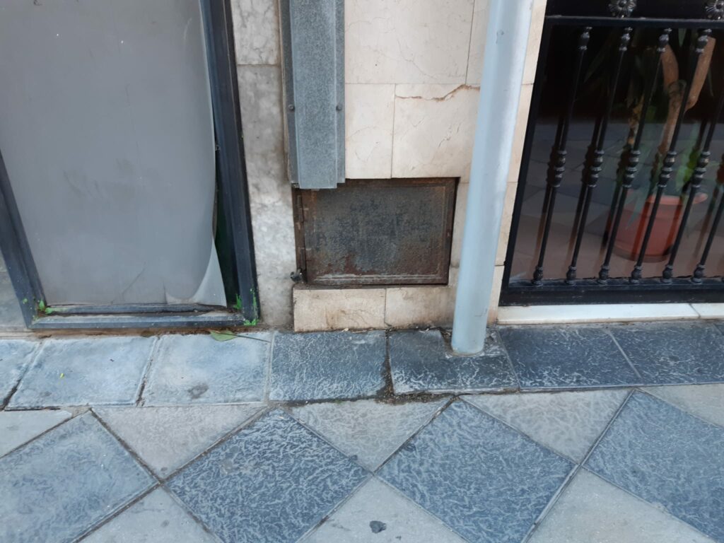 Un nido de ratas en pleno centro que todos conocen y Unicaja no soluciona