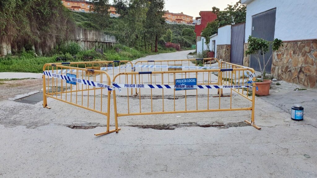 Pesadilla" de las familias que viven en la calle Camarón de La Isla