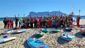 Los colores de la Navidad llegan a El Rinconcillo de la mano de Barrio Vivo y el Club de Kite Campo de Gibraltar