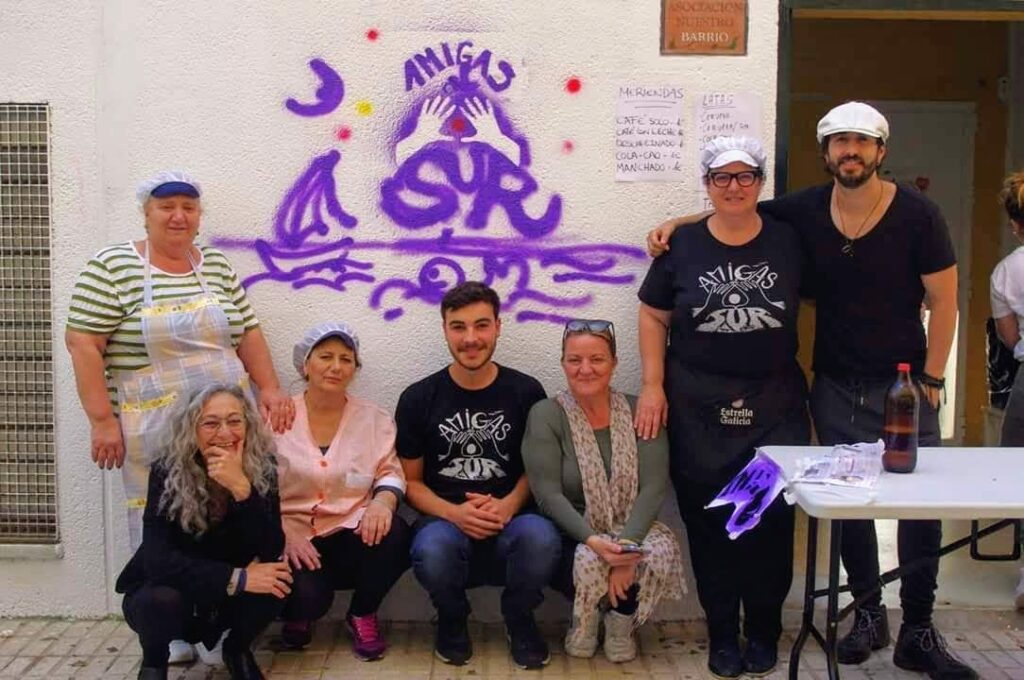 Zambomba Itinerante y solidaria en favor de Amigas al Sur en Algeciras y La Línea