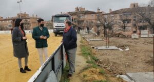 Siguen los trabajos en el cerramiento de las instalaciones deportivas en La Yesera