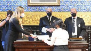 El Salón de Plenos acoge la toma de posesión de nuevos letrados del Colegio de Abogados de Cádiz.