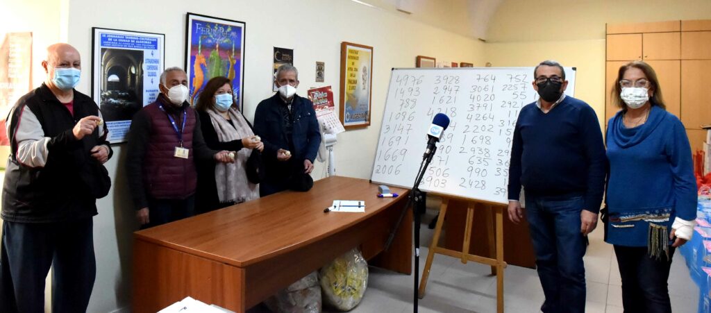 Feria y Fiestas reparte 60 premios en el sorteo del Arrastre de Latas