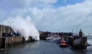 Aemet activa el aviso amarillo por levante fuerza 7 en Algeciras