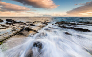 El alcalde presenta en FITUR la nueva Ruta Flysch por el litoral geológico de Algeciras