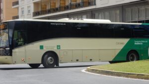 Arango invita a los jóvenes algecireños a  solicitar la  Tarjeta Joven de Transporte de Andalucía