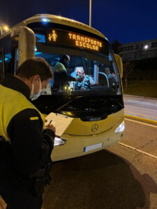 Todos los vehículos controlados por la Policía Local en la campaña de transporte escolar cumplían con la normativa vigente